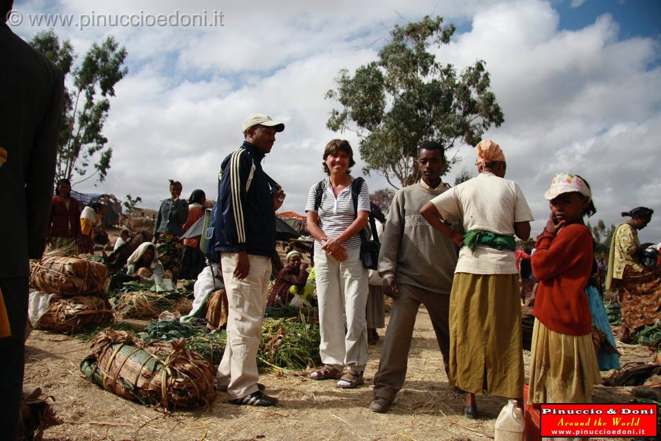 Ethiopia - Mercato lungo la strada per il sud - 01.jpg